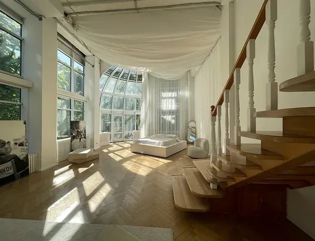 Base photostudio - Зал Париж+Балдеж (через LOFT 2 RENT)