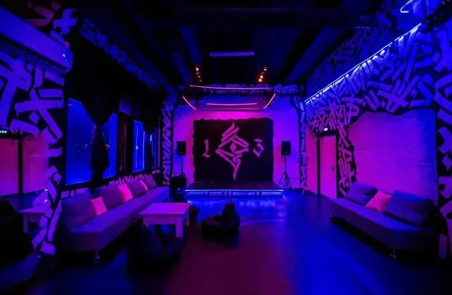 LOFTMSK | X13 | Двухуровневый Лофт со сценой