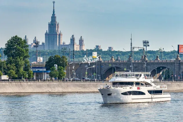 Яхта Fairline Squadron 58