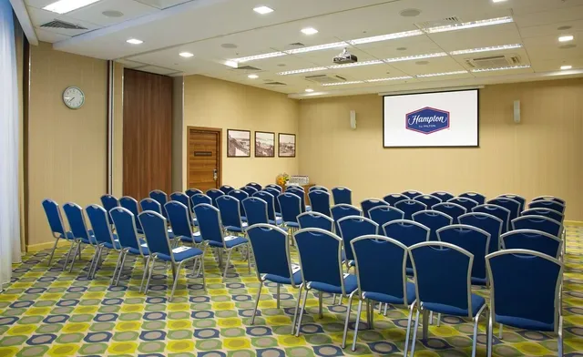 Hampton by Hilton