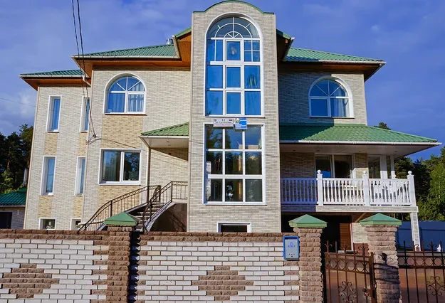 Коттедж в Вырице с баней и панорамными окнами