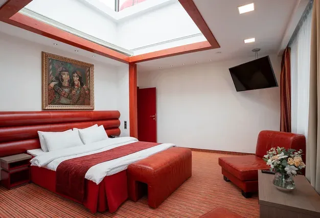 Red Stars Hotel - Панорамный ресторан Red Roof (крыша)